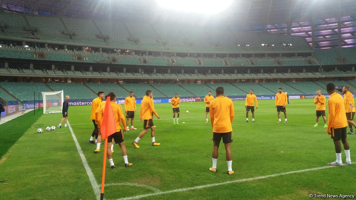 "Рома" в Баку готовится к завтрашнему матчу с "Карабахом"  (ФОТО)