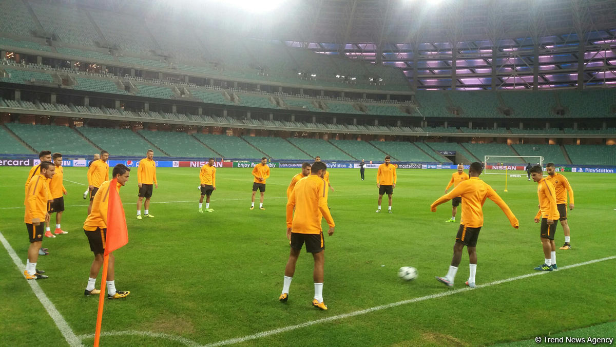 "Рома" в Баку готовится к завтрашнему матчу с "Карабахом"  (ФОТО)