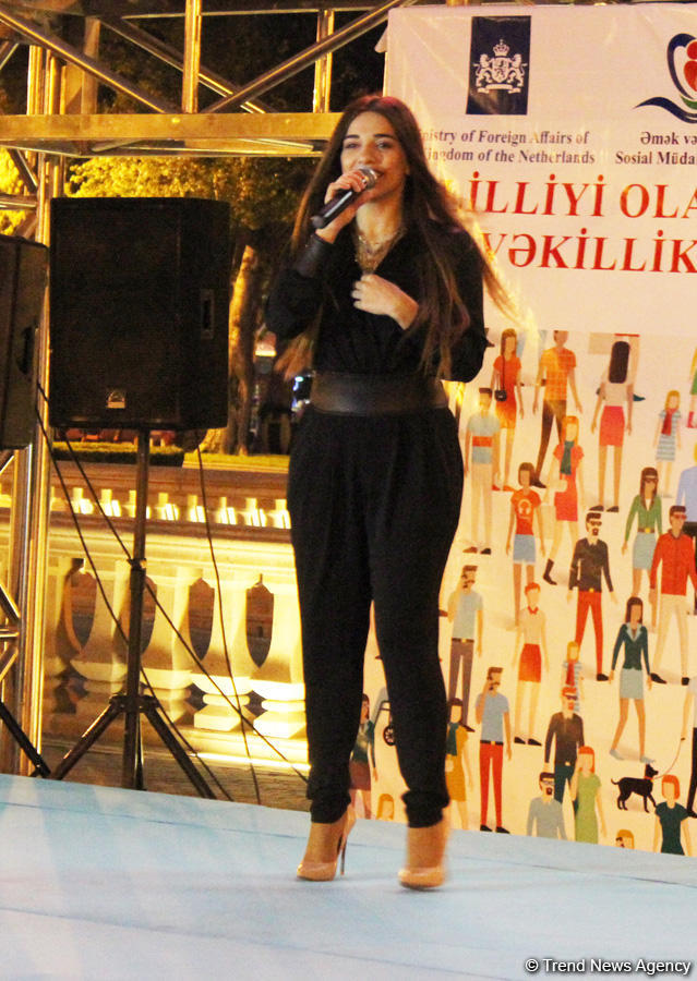 Почувствуй себя в инвалидной коляске – в Баку прошла необычная акция (ФОТО)