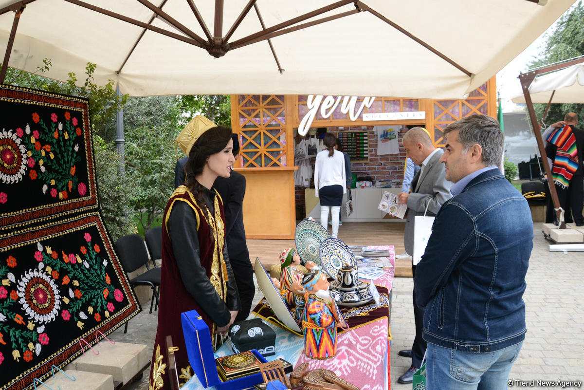 Это праздник каждого, кто хоть раз ощутил себя путешественником – фестиваль в Баку (ФОТО)