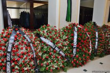 В Баку состоялась церемония прощания с Лютфи Заде (ФОТО)