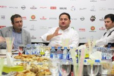 Мурад Дадашов провел реалити-завтрак. Дамы и Господа - противостояние в "Машын-шоу" (ФОТО)