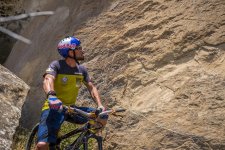 "Край быков": на велосипеде по Гобустану (ФОТО, ВИДЕО)