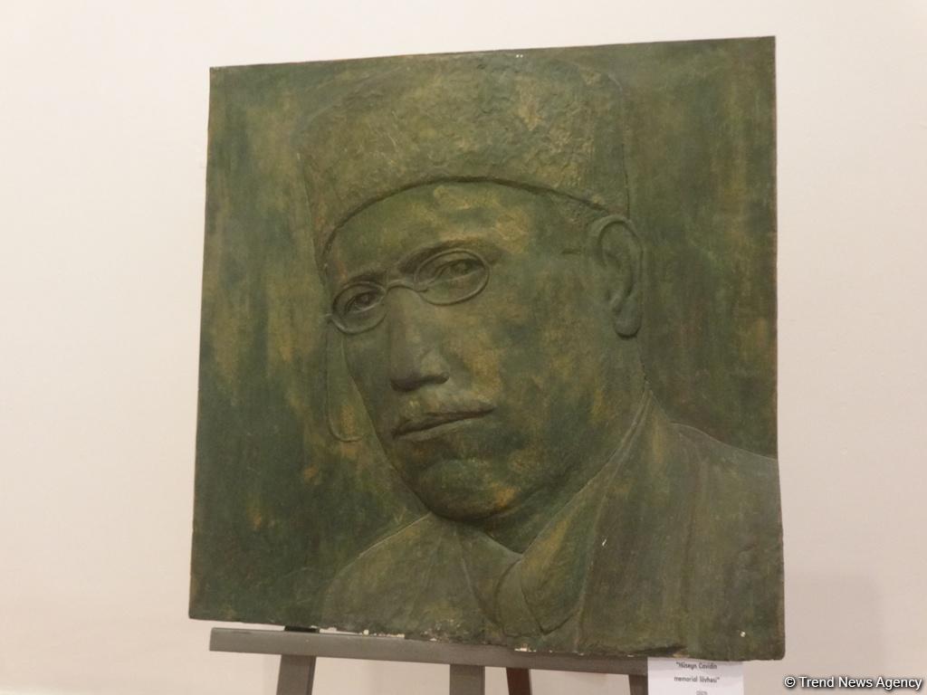 Блестящая фантазия и смелый творческий почерк: 90-летие Токая Мамедова отметили в Баку потрясающей выставкой (ФОТО)