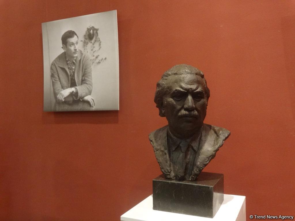 Блестящая фантазия и смелый творческий почерк: 90-летие Токая Мамедова отметили в Баку потрясающей выставкой (ФОТО)