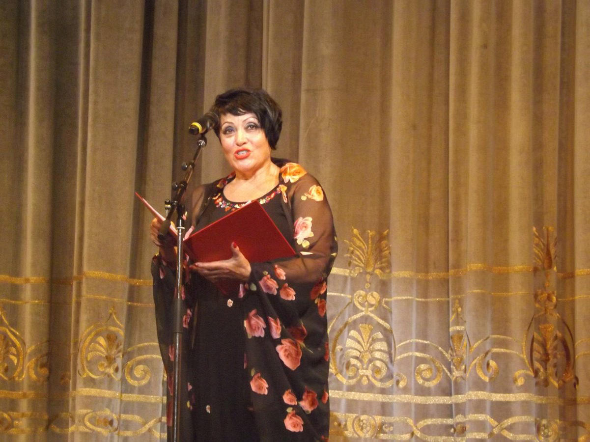 Борис Графкин отметил в Баку юбилей в образе князя Воляпюка (ФОТО)