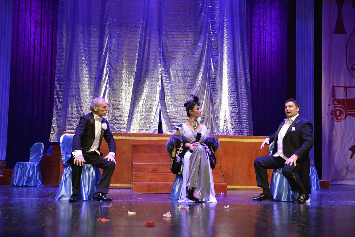 Он из бакинской квартиры сделал беговую дорожку. Ему всего 83 года…(ФОТО)