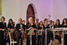 Гюльназ Исмайлова очаровала бессмертной классикой (ФОТО)