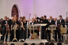 Гюльназ Исмайлова очаровала бессмертной классикой (ФОТО)