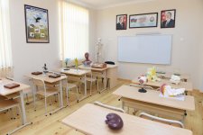 Первый вице-президент Мехрибан Алиева ознакомилась с условиями, созданными в новом здании средней школы в поселке Рамана (ФОТО)