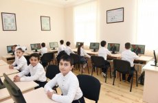 Первый вице-президент Мехрибан Алиева ознакомилась с условиями, созданными в новом здании средней школы в поселке Рамана (ФОТО)