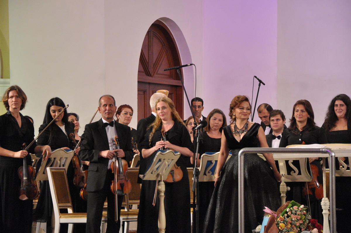 Гюльназ Исмайлова очаровала бессмертной классикой (ФОТО)