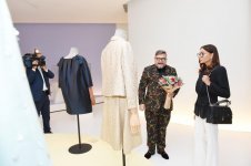Первый вице-президент Мехрибан Алиева приняла участие в церемонии открытия выставки "Модернизм и мода" (ФОТО) (версия 2)