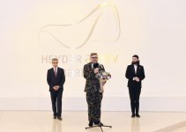 Первый вице-президент Мехрибан Алиева приняла участие в церемонии открытия выставки "Модернизм и мода" (ФОТО) (версия 2)