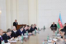 Под председательством Президента Ильхама Алиева состоялось заседание Кабинета министров по итогам социально-экономического развития за 9 месяцев 2017 года и предстоящим задачам (ФОТО)