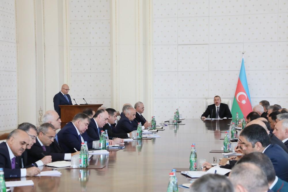 Под председательством Президента Ильхама Алиева состоялось заседание Кабинета министров по итогам социально-экономического развития за 9 месяцев 2017 года и предстоящим задачам (ФОТО)