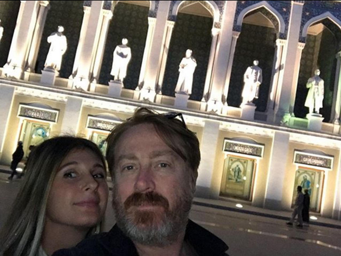 Турецкая звезда сериала "Içerde" приехал в Баку (ФОТО)