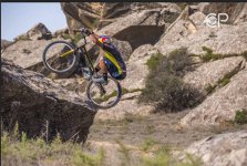 Умопомрачительные трюки мирового рекордсмена Кенни Белэй в Гобустане (ВИДЕО, ФОТО)