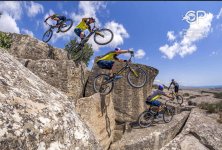 Умопомрачительные трюки мирового рекордсмена Кенни Белэй в Гобустане (ВИДЕО, ФОТО)