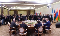Президент Ильхам Алиев принял участие в заседании Совета глав государств СНГ в узком составе (ФОТО)