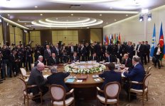 Президент Ильхам Алиев принял участие в заседании Совета глав государств СНГ в узком составе (ФОТО)