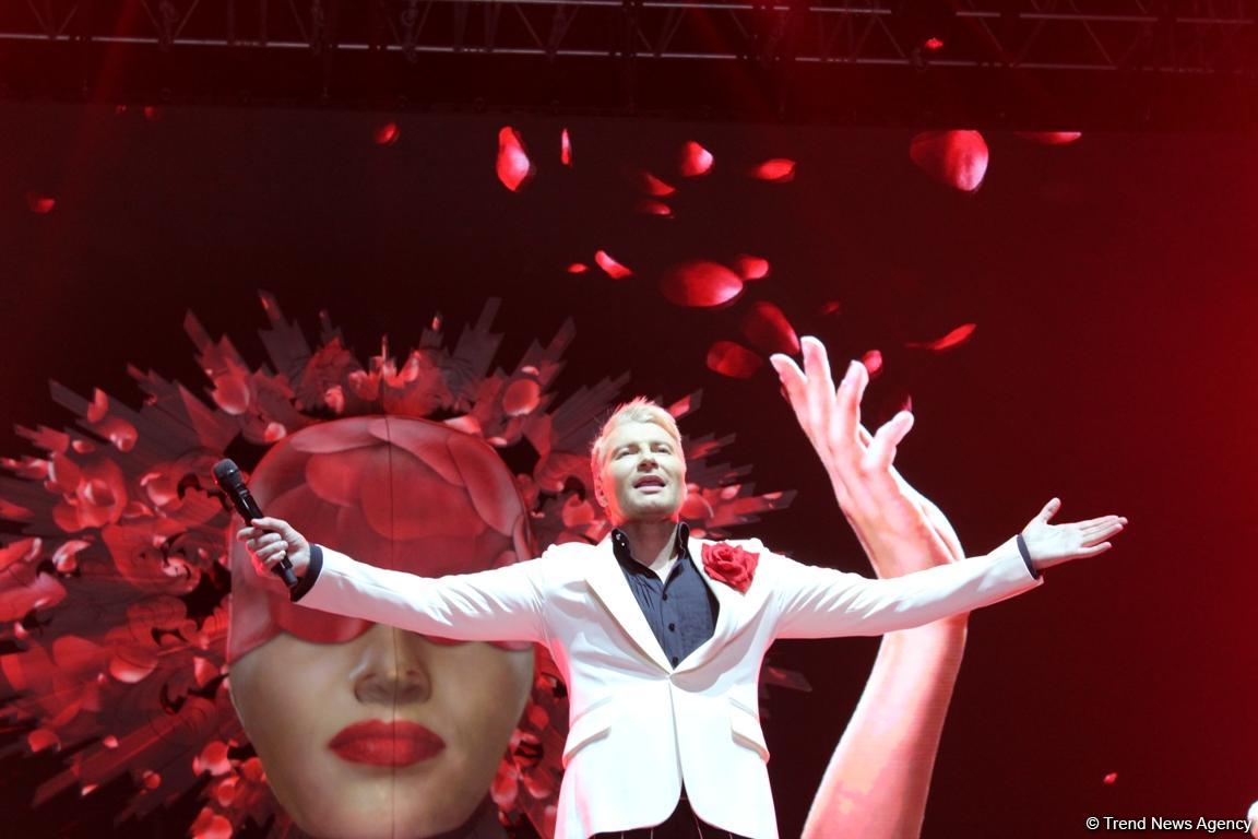 Потрясающее шоу Николая Баскова в Баку: Вот как надо отмечать день рождения! (ФОТО)