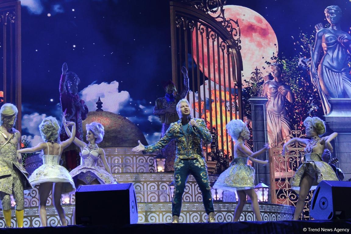 Потрясающее шоу Николая Баскова в Баку: Вот как надо отмечать день рождения! (ФОТО)