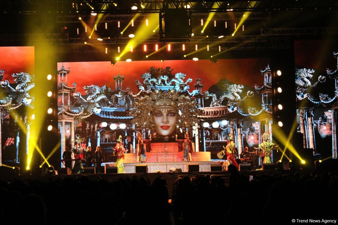 Потрясающее шоу Николая Баскова в Баку: Вот как надо отмечать день рождения! (ФОТО)