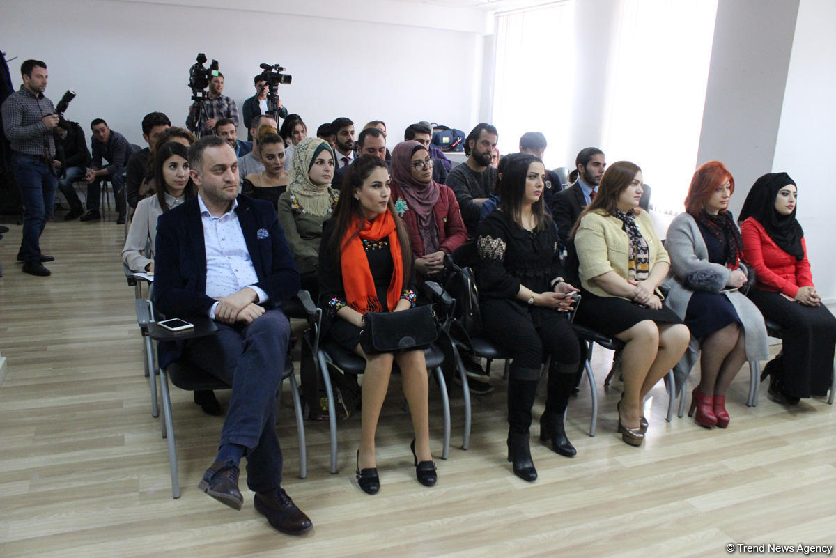 В Баку представители индустрии моды представили социальный проект "Берегите женщин!" (ВИДЕО, ФОТО)