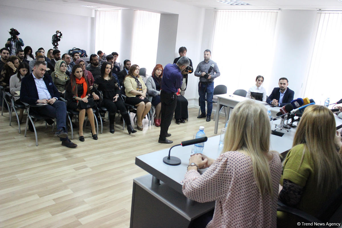 В Баку представители индустрии моды представили социальный проект "Берегите женщин!" (ВИДЕО, ФОТО)