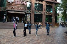 В Баку прошел флешмоб индийских танцев (ФОТО/ВИДЕО)