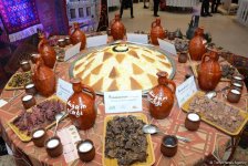 В Баку представили несколько видов древнего блюда национальной кухни фисинджан (ФОТО)