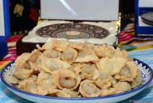 В Баку представили несколько видов древнего блюда национальной кухни фисинджан (ФОТО)