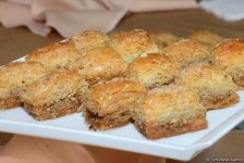 В Баку представили несколько видов древнего блюда национальной кухни фисинджан (ФОТО)