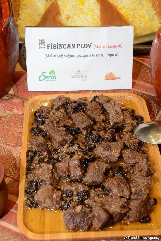 В Баку представили несколько видов древнего блюда национальной кухни фисинджан (ФОТО)