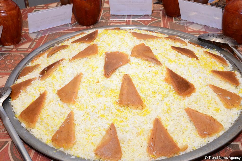 В Баку представили несколько видов древнего блюда национальной кухни фисинджан (ФОТО)