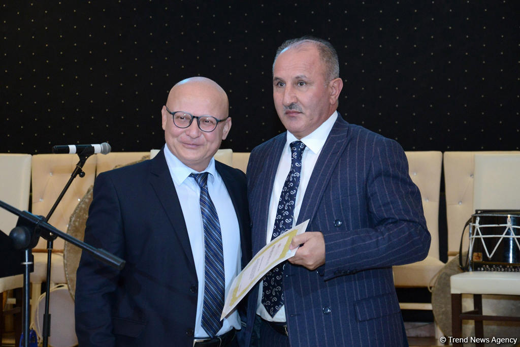 В Баку представили несколько видов древнего блюда национальной кухни фисинджан (ФОТО)