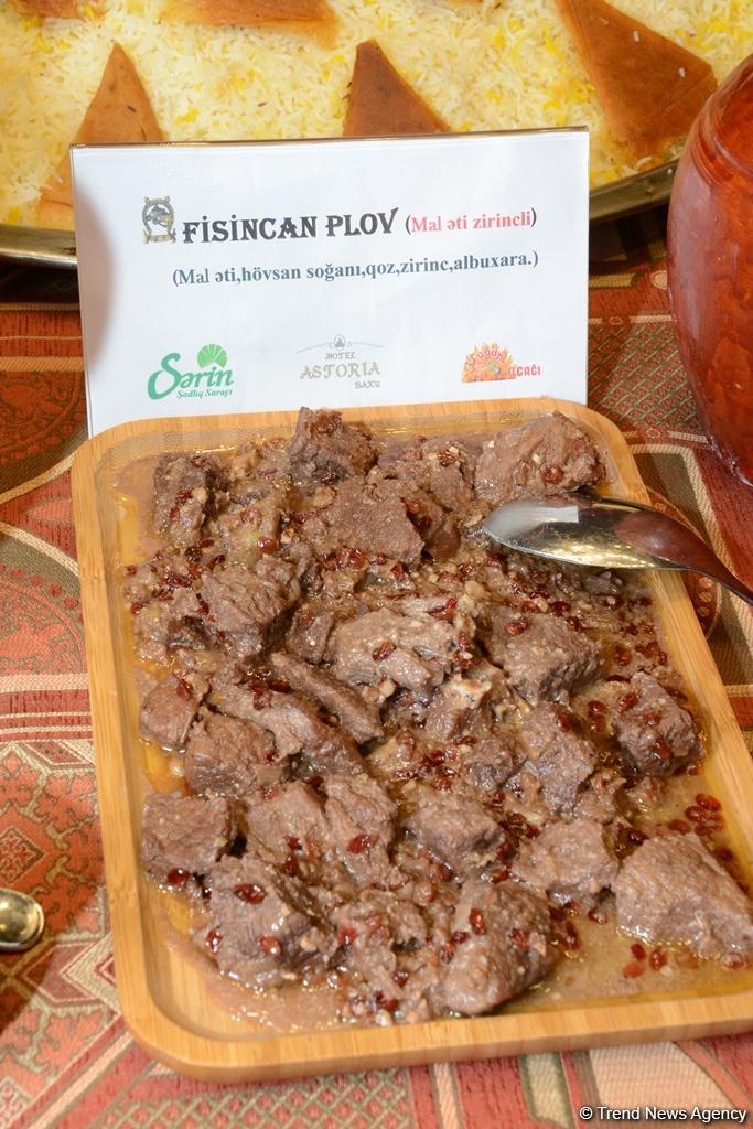 В Баку представили несколько видов древнего блюда национальной кухни фисинджан (ФОТО)