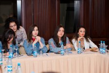 Любовь и мода по-бакински (ФОТО)