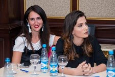 Любовь и мода по-бакински (ФОТО)