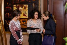 Любовь и мода по-бакински (ФОТО)