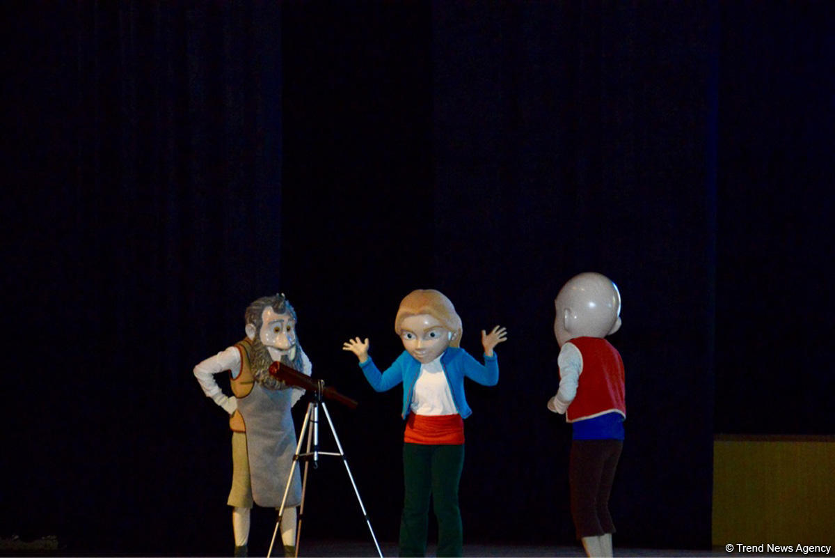 В Баку появился детский космодром (ФОТО)