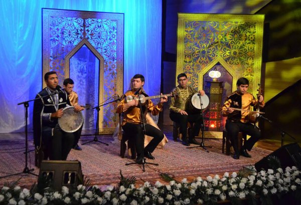 В Баку отметили 300-летие визиря Карабахского ханства и поэта Моллы Панах Вагифа (ФОТО)