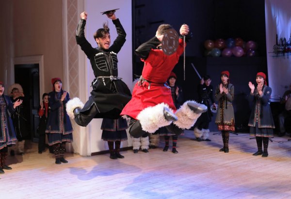 Азербайджан и Россия – кто лучше? (ФОТО)