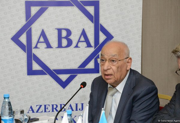 Качество банковского обслуживания в Азербайджане в ряде случаев оставляет желать лучшего - омбудсмен (ФОТО)