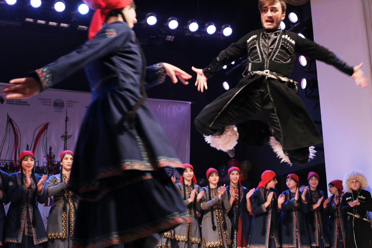 Азербайджан и Россия – кто лучше? (ФОТО)