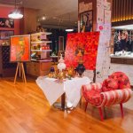 Ужин в бакинском ресторане в окружении красочных произведений искусств (ФОТО)