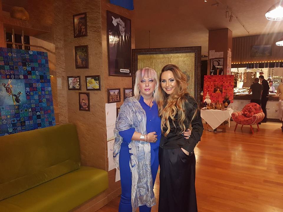 Ужин в бакинском ресторане в окружении красочных произведений искусств (ФОТО)