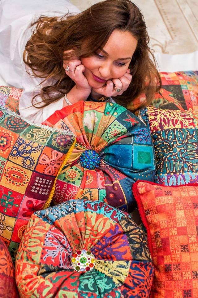 Ужин в бакинском ресторане в окружении красочных произведений искусств (ФОТО)