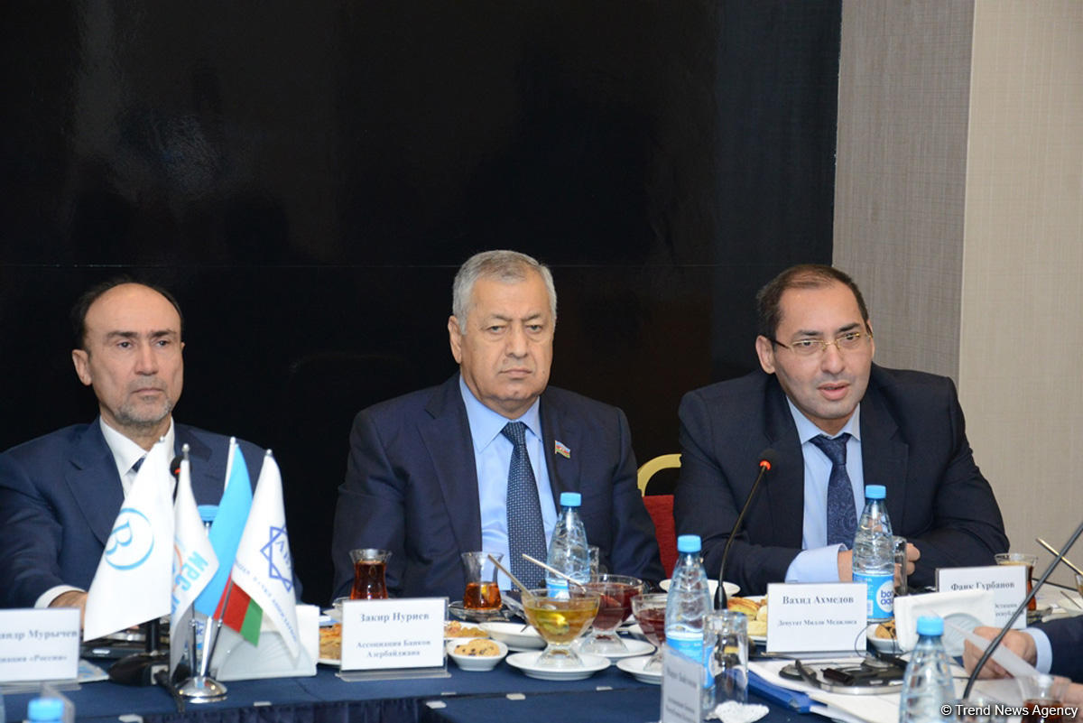 Качество банковского обслуживания в Азербайджане в ряде случаев оставляет желать лучшего - омбудсмен (ФОТО)